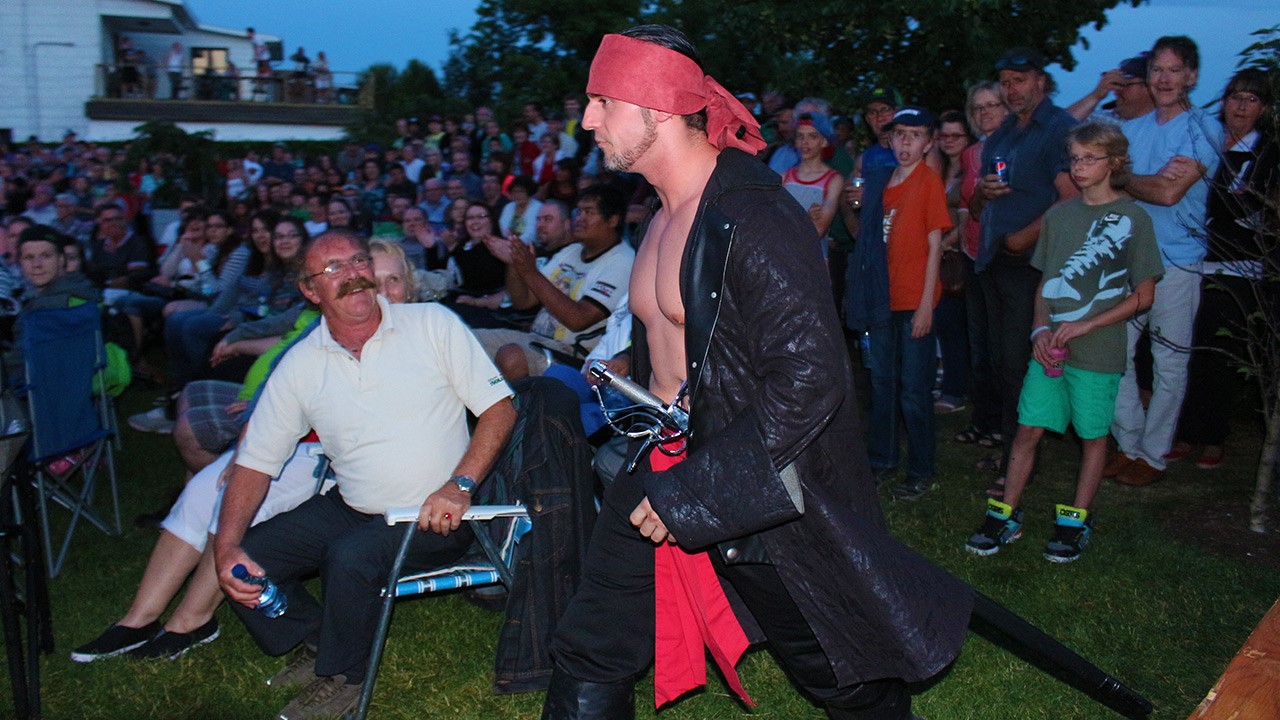 Des lutteurs de la « North Shore Pro Wrestling » se sont donné rendez-vous à la Place du Château le 12 juillet dernier dans le cadre de Santa Maria 1, le premier « SUPER » Gala de Lutte extérieur.