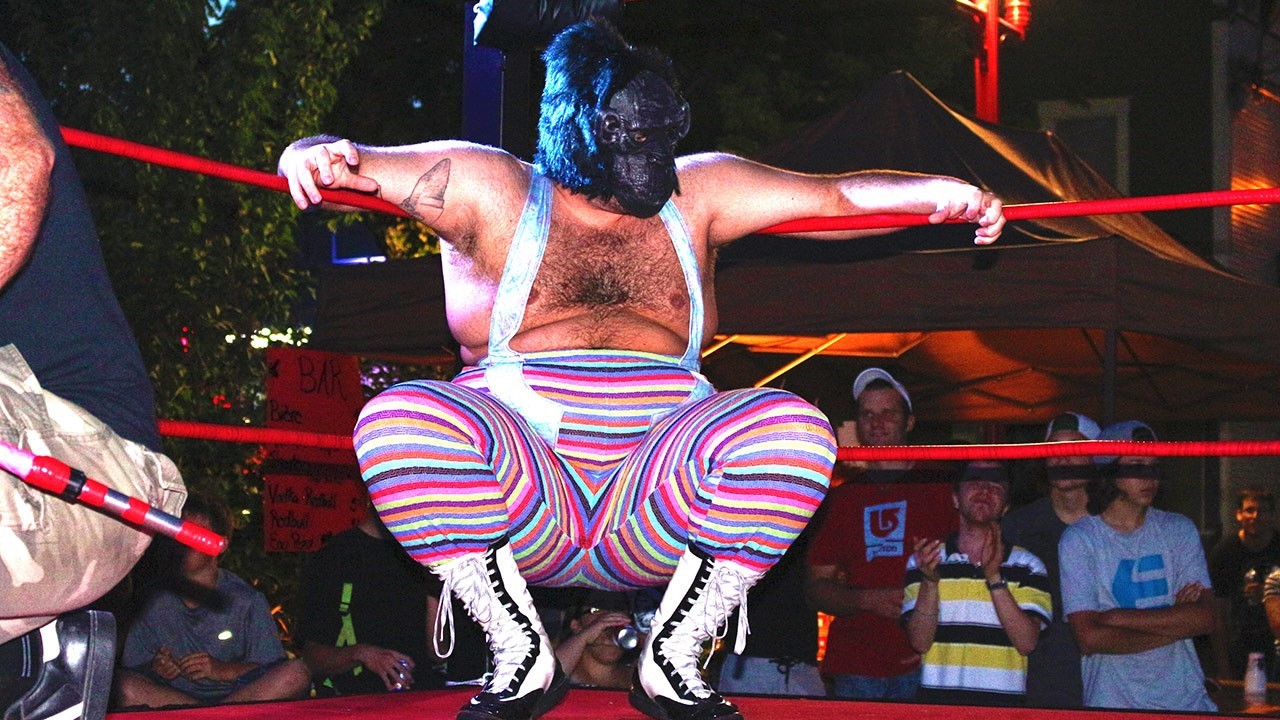 Des lutteurs de la « North Shore Pro Wrestling » se sont donné rendez-vous à la Place du Château le 12 juillet dernier dans le cadre de Santa Maria 1, le premier « SUPER » Gala de Lutte extérieur.