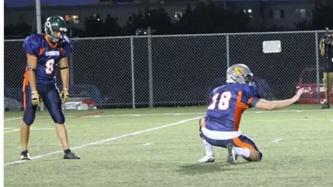 Olivier Duquette (#9) et James Goulet (#18) ont uni leurs efforts pour donner la victoire aux Chiefs