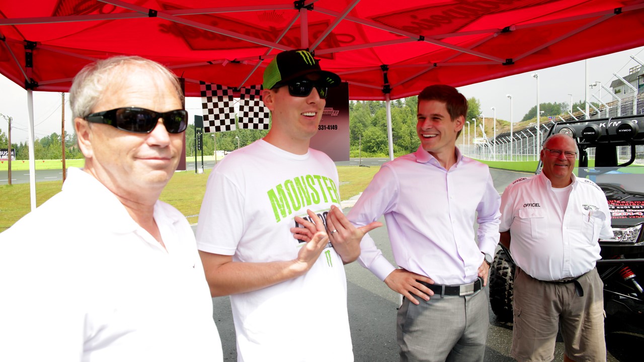 Le pilote de NASCAR Kyle « Rowdy » Busch débarque une fois de plus à l’Autodrome Chaudière de Vallée-Jonction.