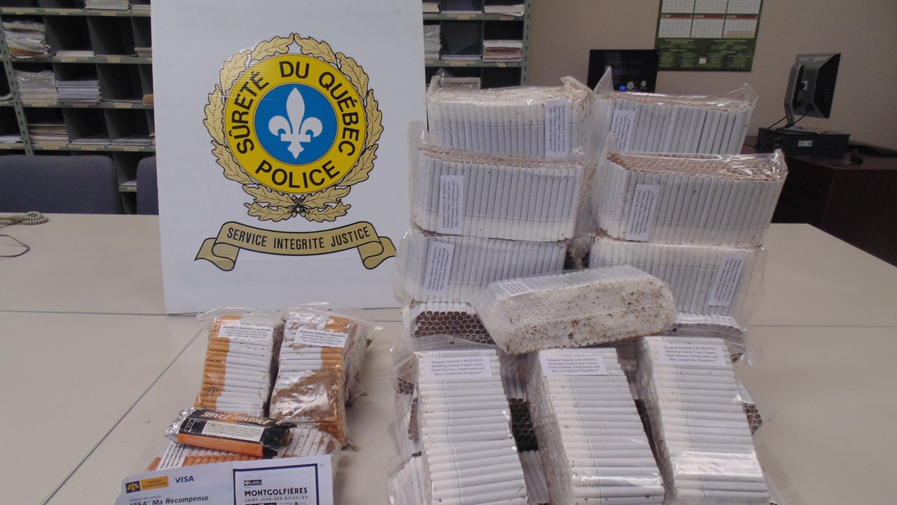Au total, 8000 cigarettes de contrebande ont été saisies.
