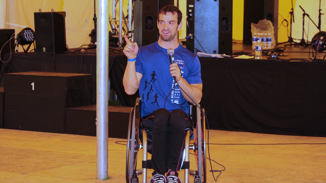 Continuer de croire en ses rêves malgré les épreuves ! Voilà le message qui ressortait de la conférence de l’athlète paralympique Jean-Philippe Maranda le 9 août dernier. L’athlète qui était de passage à Notre-Dame-des-Pins dans le cadre de la Ruée des jarrets assurait la Présidence d’honneur de l’évènement.