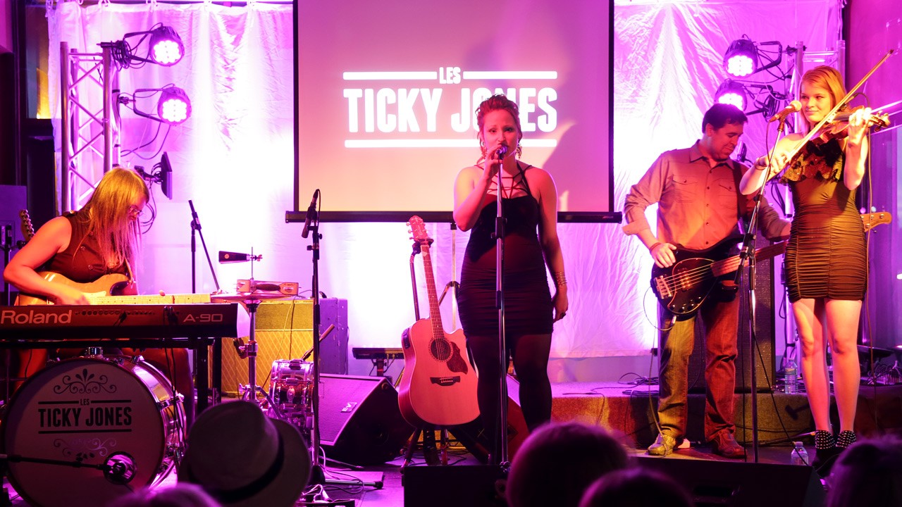 La formation Les Ticky Jones.