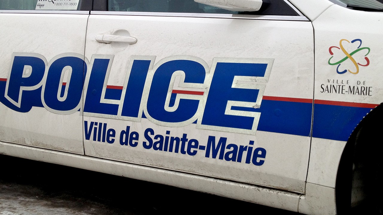 La police de Sainte-Marie enquête à propos d'une affaire de vol d'argent et de bijoux.