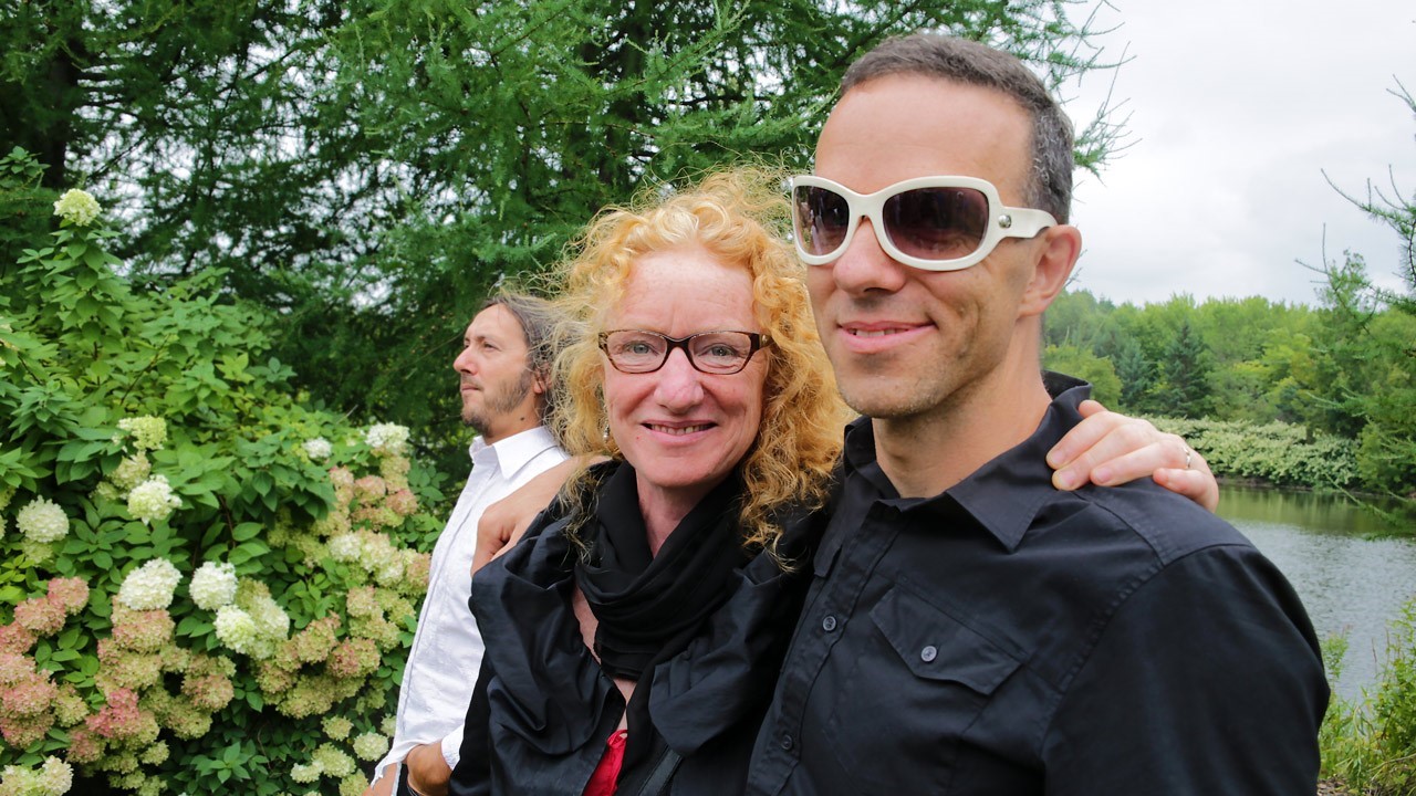 L’International de sculpture de Saint-Georges a permis aux artistes de tisser des liens entre eux et avec les citoyens. Sur la photo, l'artiste Pascale Archambault en compagnie du sculpteur Yann Normand.