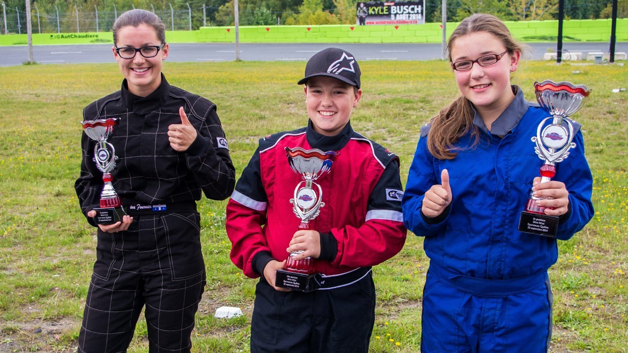 Sur la photo les vainqueurs de la Série Mini Sportsman: Sabrina Fournier, Mathieu Goulet et Ariane Lacharité