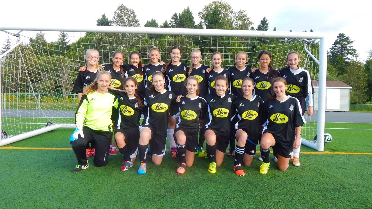 L’équipe de soccer féminine l’Ascalon U14 participe à la Coupe DuProprio