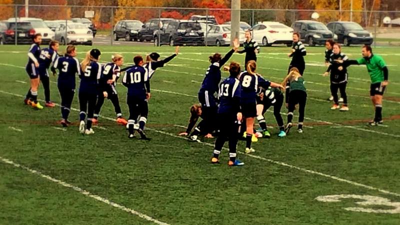 L’équipe de Rugby féminine des Condors s’en va en séries éliminatoires