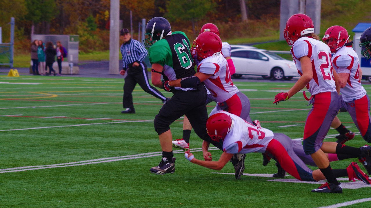 Les Dragons de la Beauce-Etchemin écrasent les Pirates de Joliette par la marque de 56 à 0