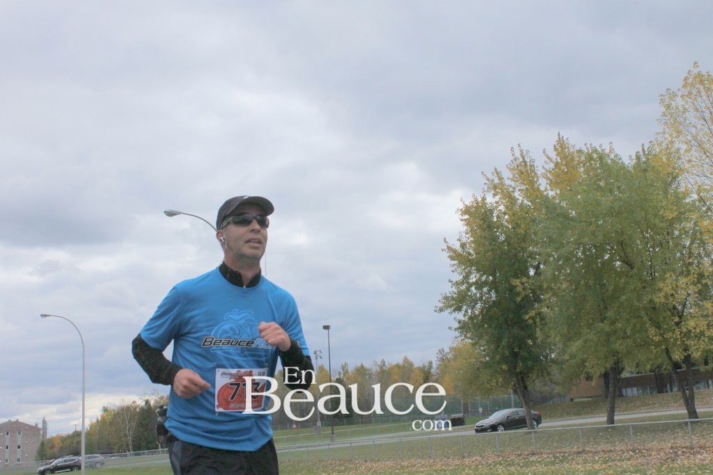 Photoreportage la Beaucerun 2014: Le Départ 325 clichés