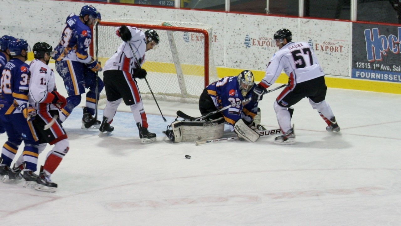 Une victoire de 5-4 du Cool FM 103,5 sur les Prédateurs de Laval