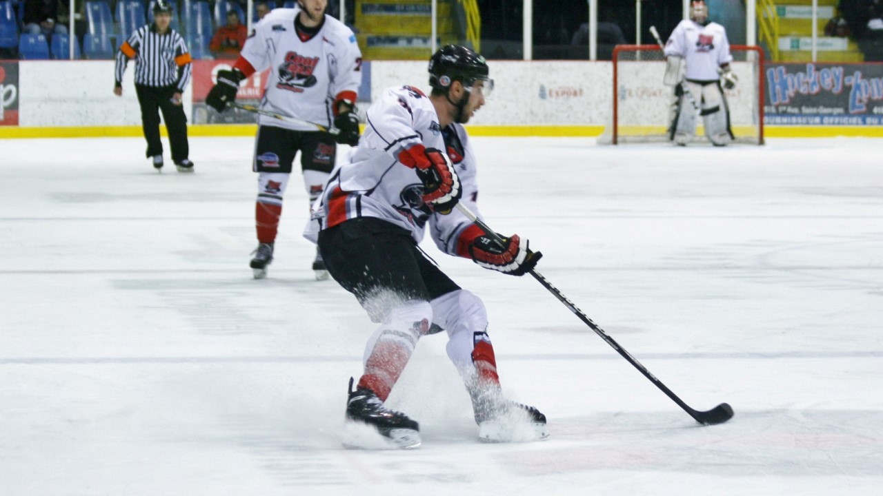 Cool FM: Cornwall revient de l'arrière et l'emporte 3-2 en tirs de barrage