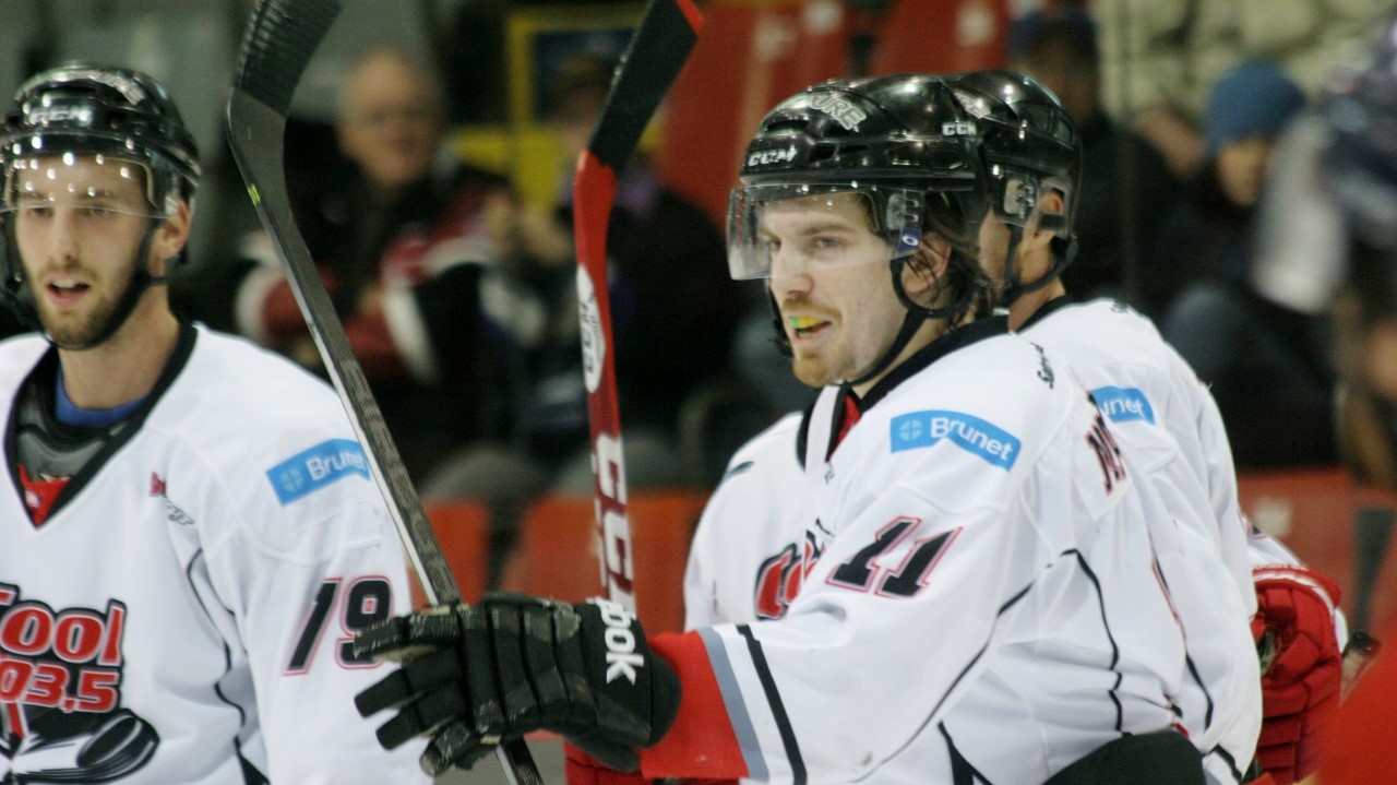 Cool FM: Cornwall revient de l'arrière et l'emporte 3-2 en tirs de barrage