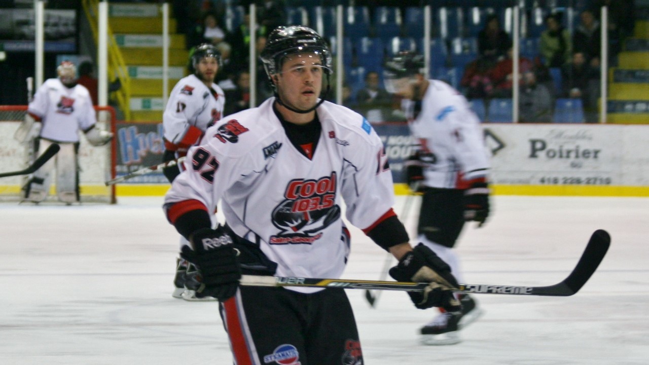 Cool FM: Cornwall revient de l'arrière et l'emporte 3-2 en tirs de barrage
