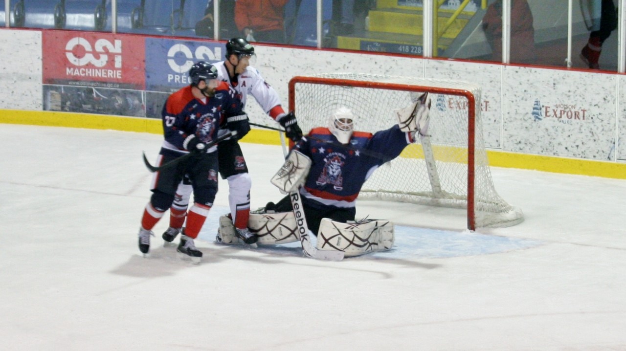 Cool FM: Cornwall revient de l'arrière et l'emporte 3-2 en tirs de barrage