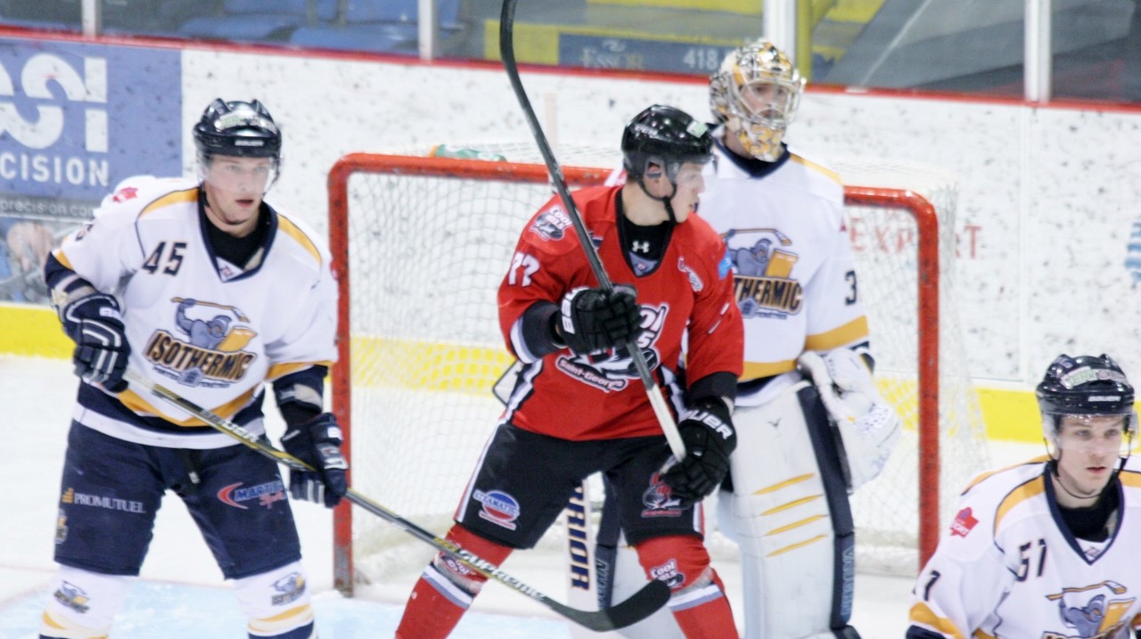 Thetford Mines jubile en signant une 2e victoire en 6 matchs contre le Cool FM cette saison