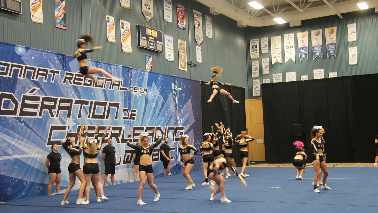 Le championnat régional de cheerleading de la région de Québec avait lieu ce dimanche 8 février à l'école secondaire Veilleux.