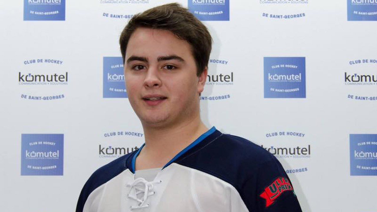 Marc-Étienne Giguère a inscrit le but victorieux vendredi dernier pour le Komutel de Saint-Georges.