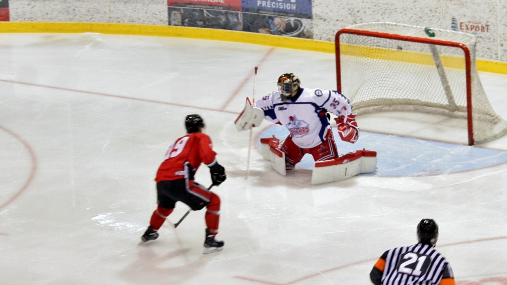 Le Cool FM 103,5 prend une avance de 2-0