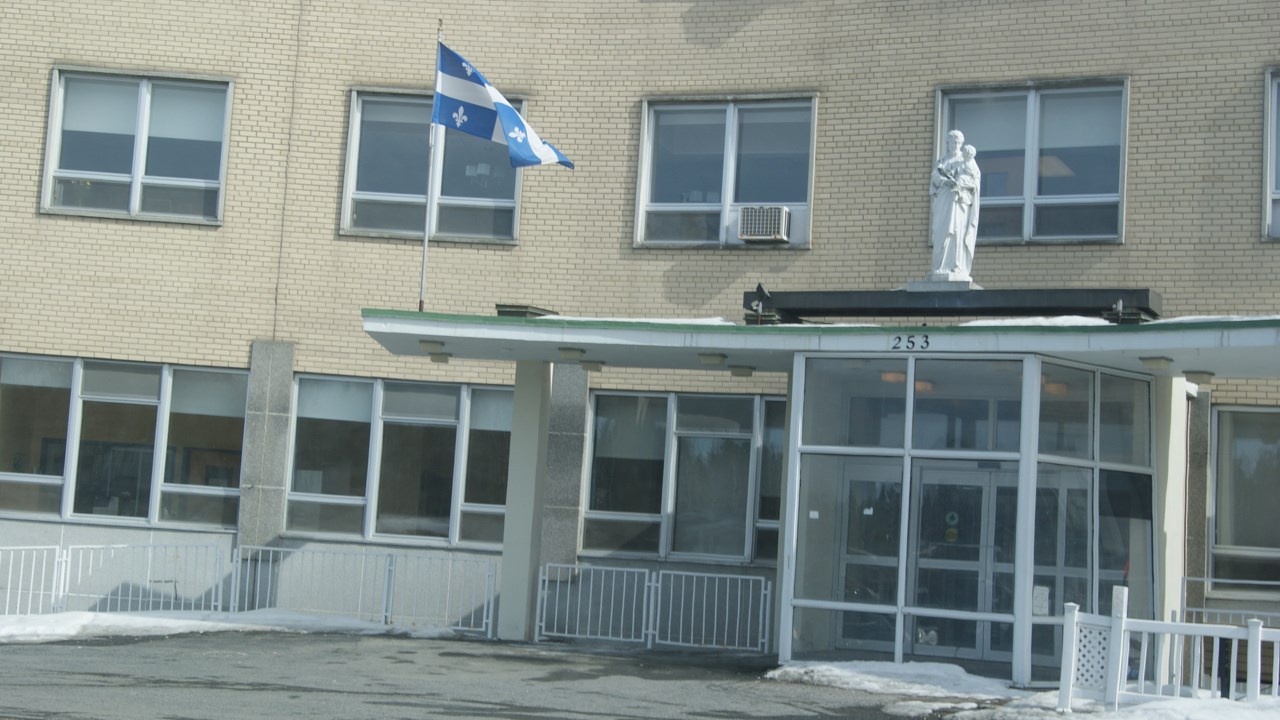 L'alarme incendie qui a forcé l'évacuation de l'hôpital s'est avéré être une fausse alarme.
