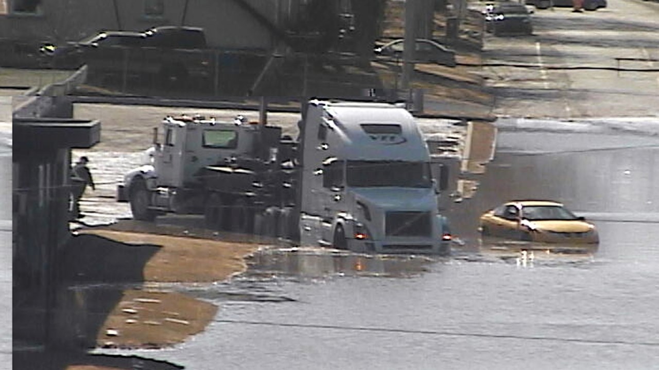 La rivière Chaudière est sortie de lit à Sainte-Marie, causant la fermeture du boulevard Larochelle ainsi que des avenues Duchesnay, des Érables et Sainte-Anne.