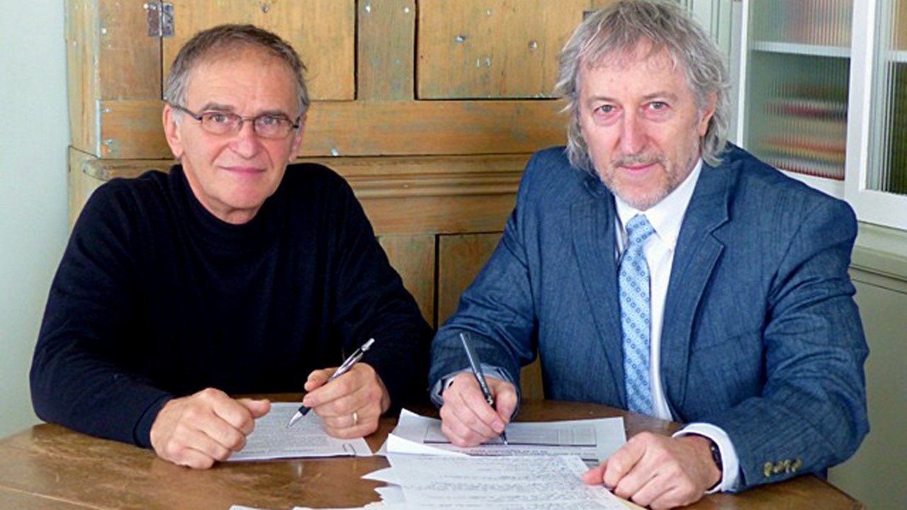 De gauche à droite: Raymond Beaudet, président de l'Assemblée de Fabrique de Sainte-Marie, ainsi que Patrice Vallée, curé de la paroisse.