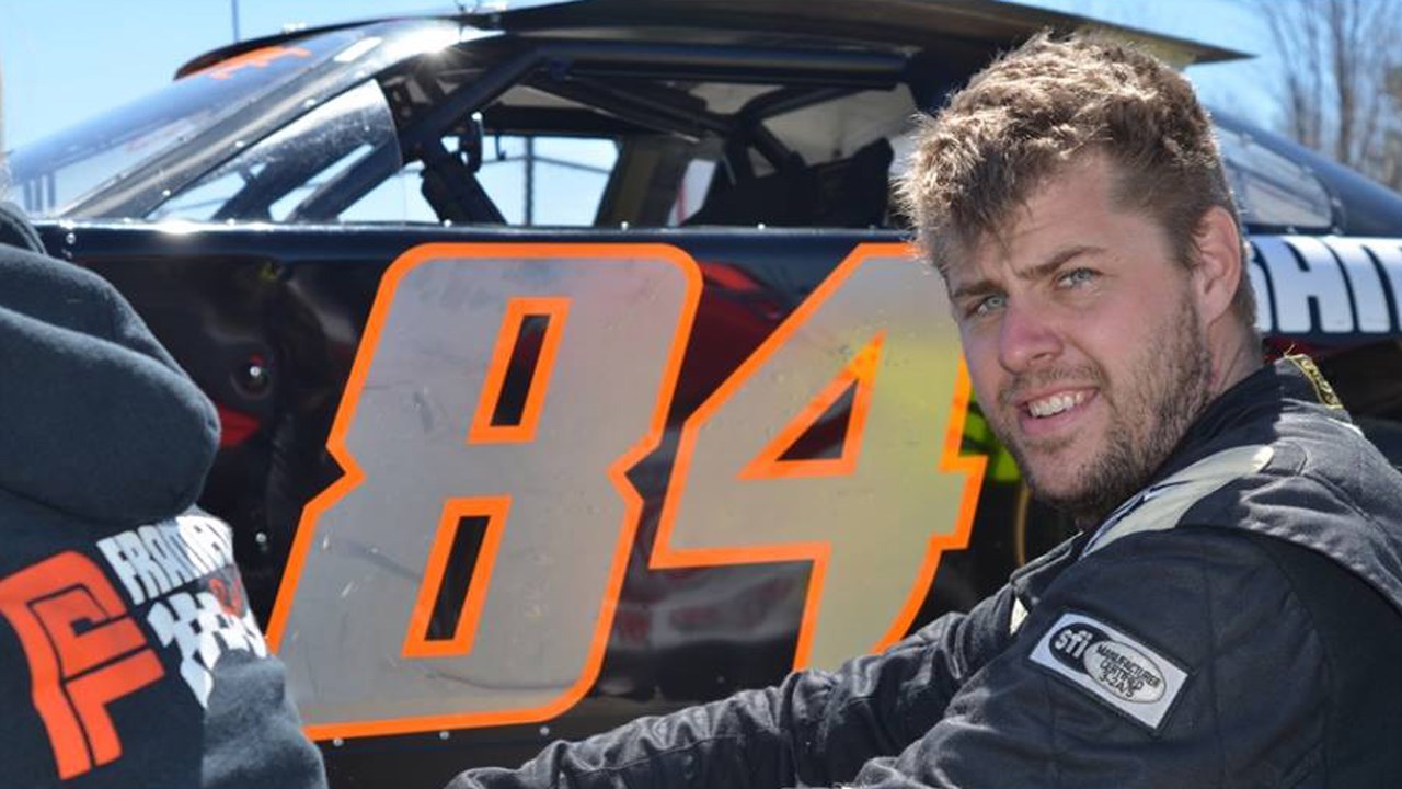 Le numéro 84 Martin Latulippe sera en piste à l’autodrome Chaudière le 16 mai prochain.