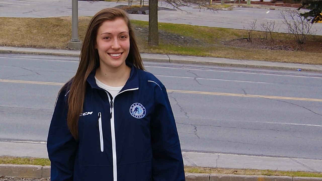 La hockeyeuse Rosalie Bégin-Cyr évoluera pour les Titans du Cégep de Limoilou dès l'automne 2015.