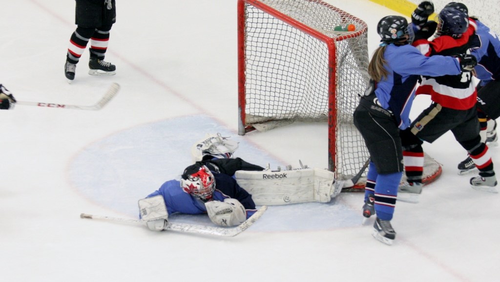 Plus de 500 joueuses de hockey pour le Tournoi de hockey féminin de Saint-Georges Desjardins