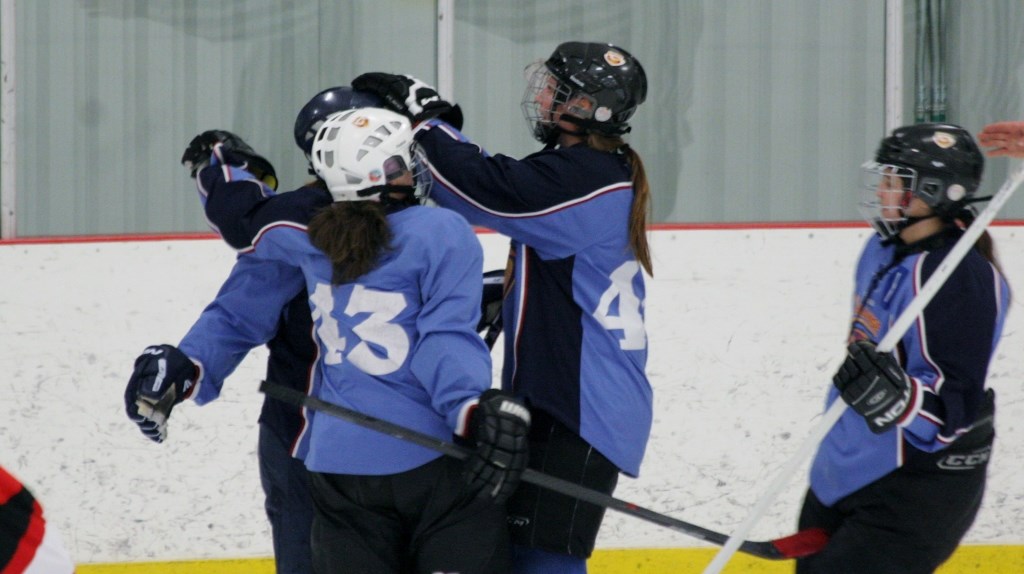 Plus de 500 joueuses de hockey pour le Tournoi de hockey féminin de Saint-Georges Desjardins