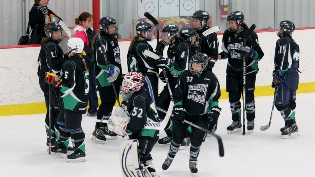 Plus de 500 joueuses de hockey pour le Tournoi de hockey féminin de Saint-Georges Desjardins
