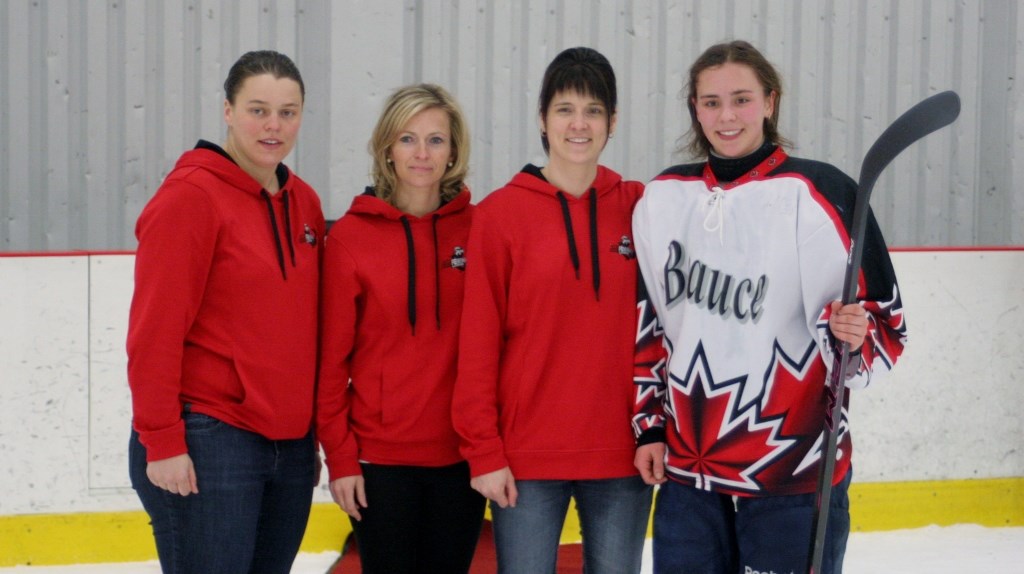 Le Tournoi de hockey féminin Desjardins couronne ses gagnantes