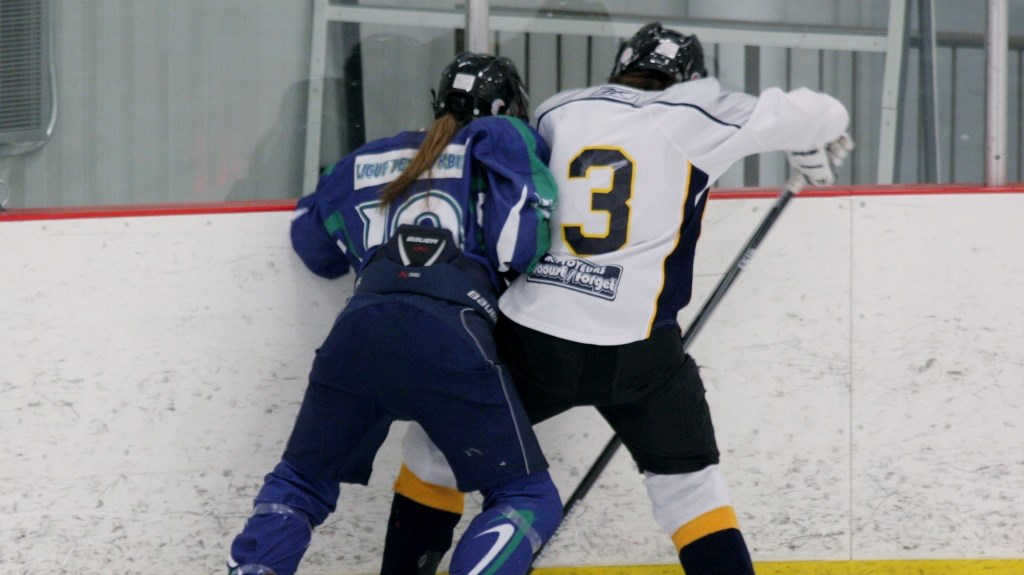 Le Tournoi de hockey féminin Desjardins couronne ses gagnantes