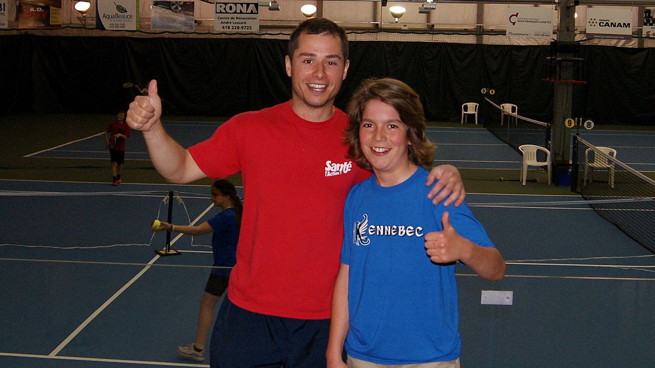 Jean-Sébastien Drouin et un jeune participant