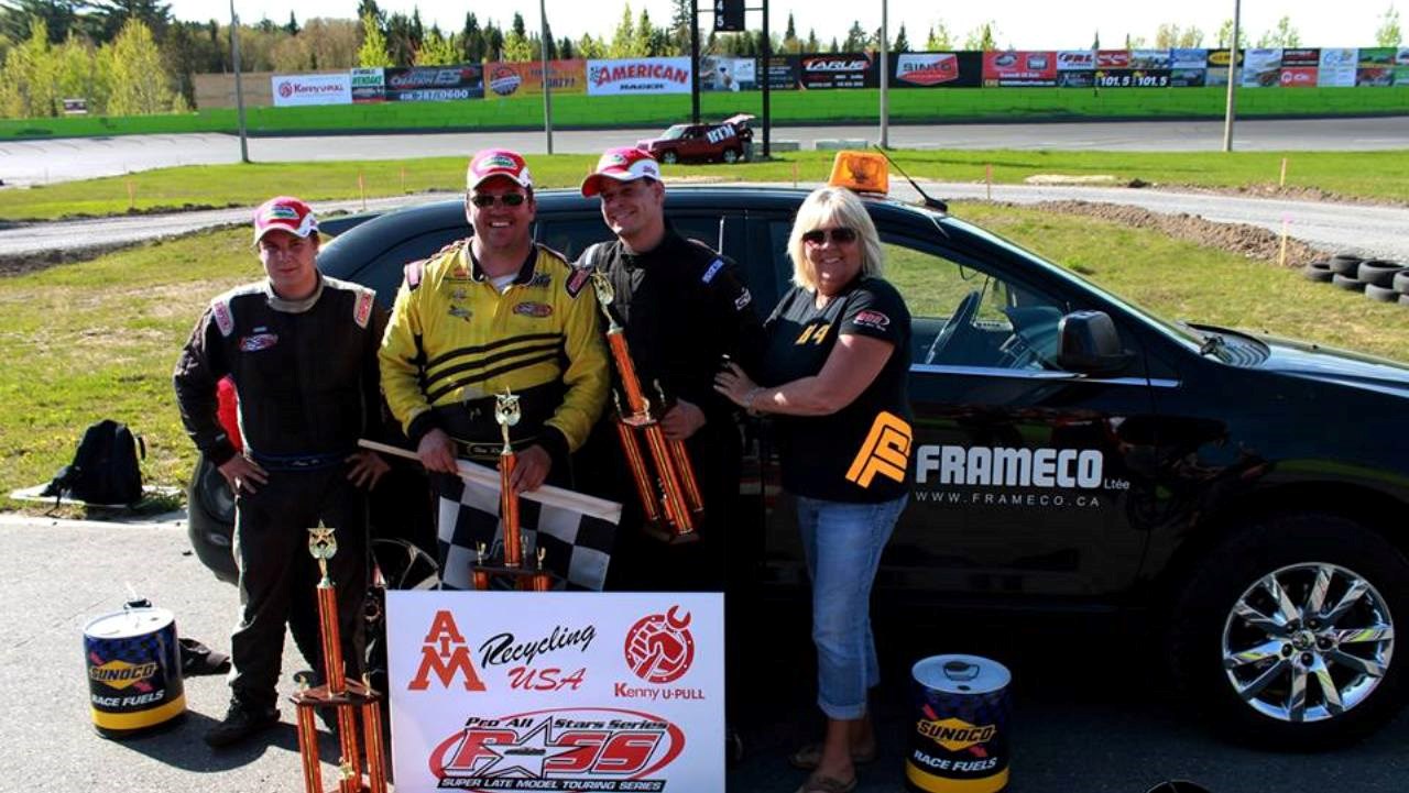 Les spectateurs ont répondu à l'appel lors de la première journée de course à l'Autodrome Chaudière