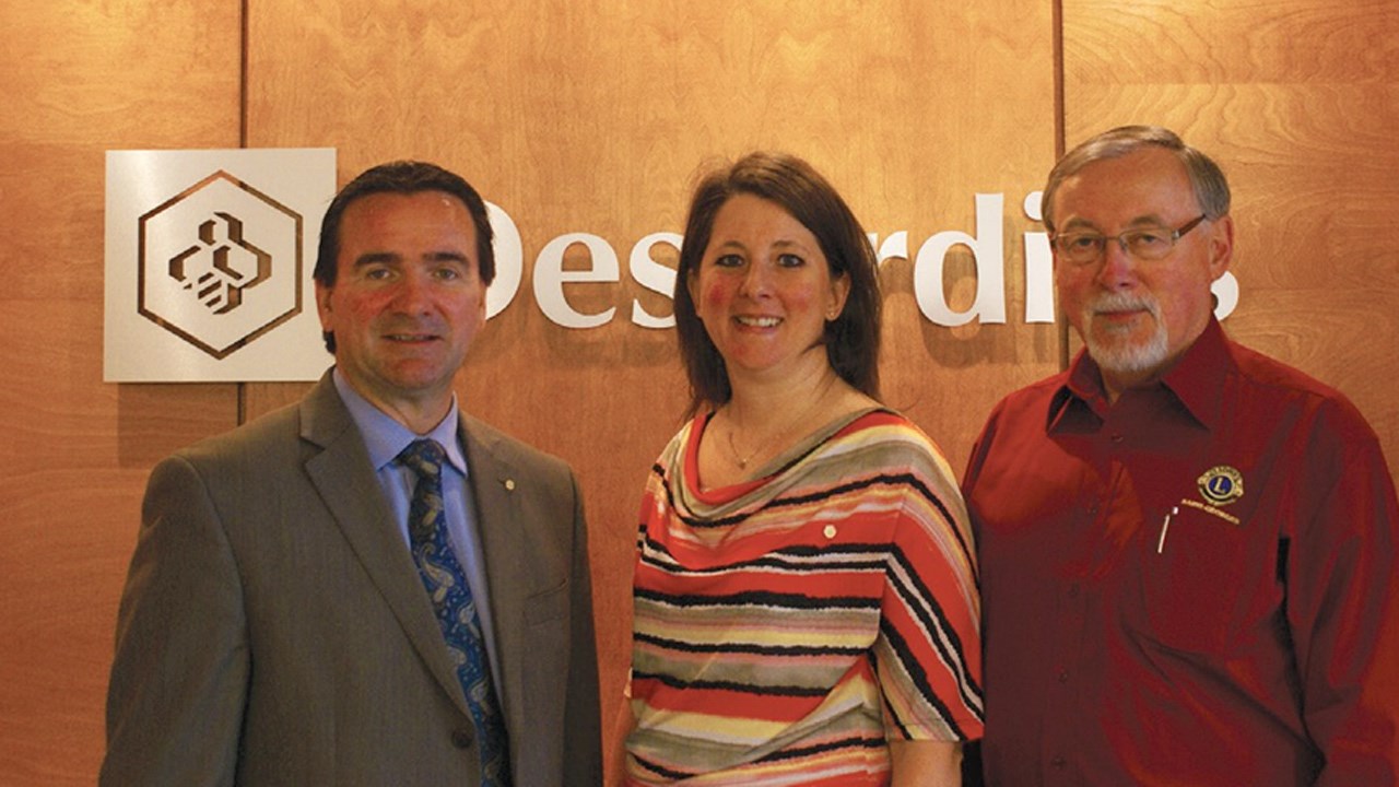 Dans l’ordre de gauche à droite: Donald Paquet, Caisse Desjardins Sud de la Chaudière; Sonia Marcoux, Desjardins-Entreprises-Chaudière Sud et Éloi Veilleux, Club Lions Saint-Georges.