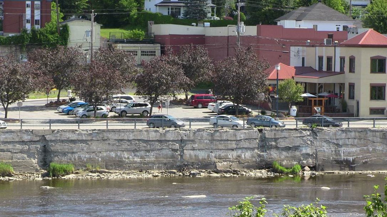 La Ville de Saint-Georges accorde un mandat additionnel pour une modification du décret concernant la reconstruction du quai de la promenade Redmond.