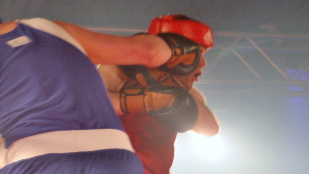 Gala de boxe Dooly's: Hubert Poulin l'emporte une fois de plus sur Bilodeau