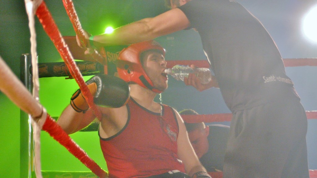 Gala de boxe Dooly's: Hubert Poulin l'emporte une fois de plus sur Bilodeau