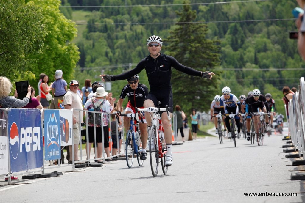 Alexandre Mathieu remporte le GranFondo Colnago 2015 sous un ciel idéal