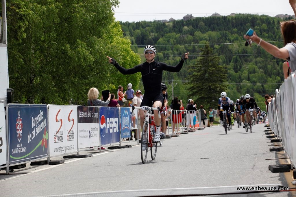 Alexandre Mathieu remporte le GranFondo Colnago 2015 sous un ciel idéal