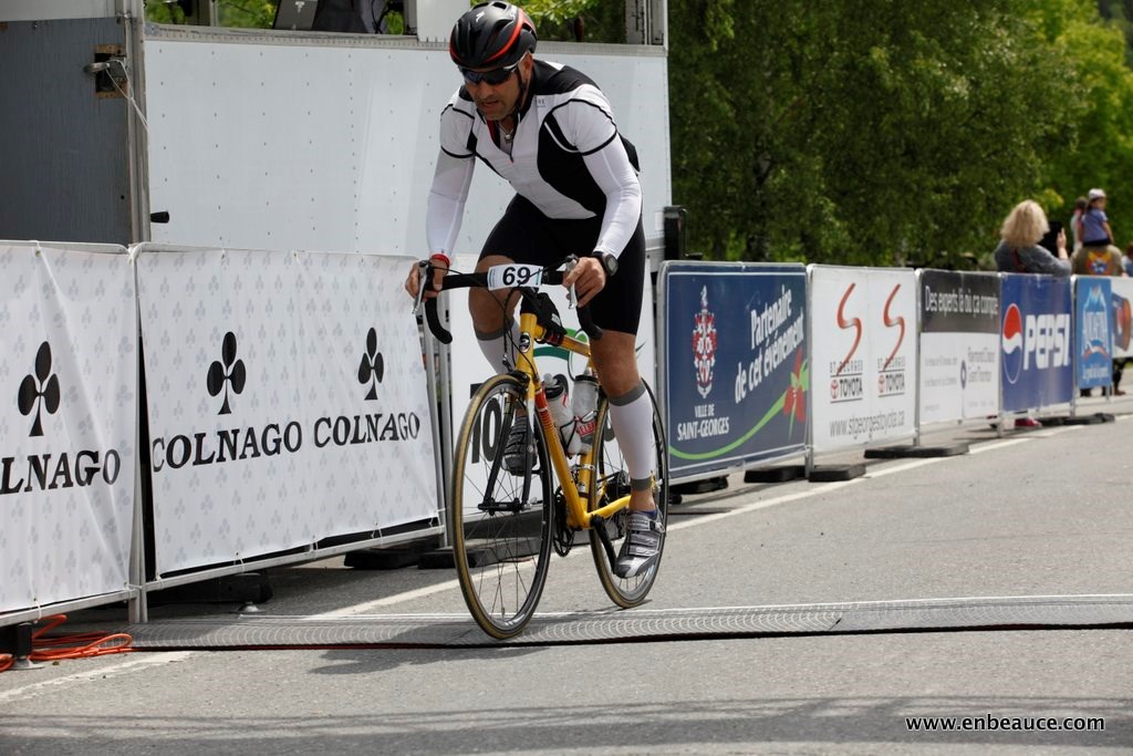 Alexandre Mathieu remporte le GranFondo Colnago 2015 sous un ciel idéal