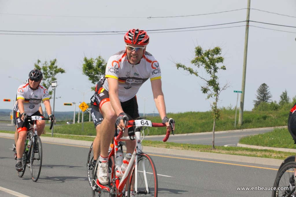 Alexandre Mathieu remporte le GranFondo Colnago 2015 sous un ciel idéal