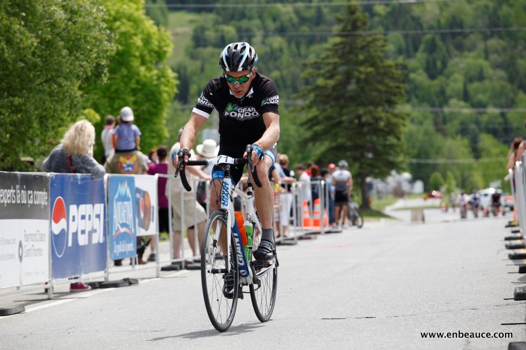 Alexandre Mathieu remporte le GranFondo Colnago 2015 sous un ciel idéal