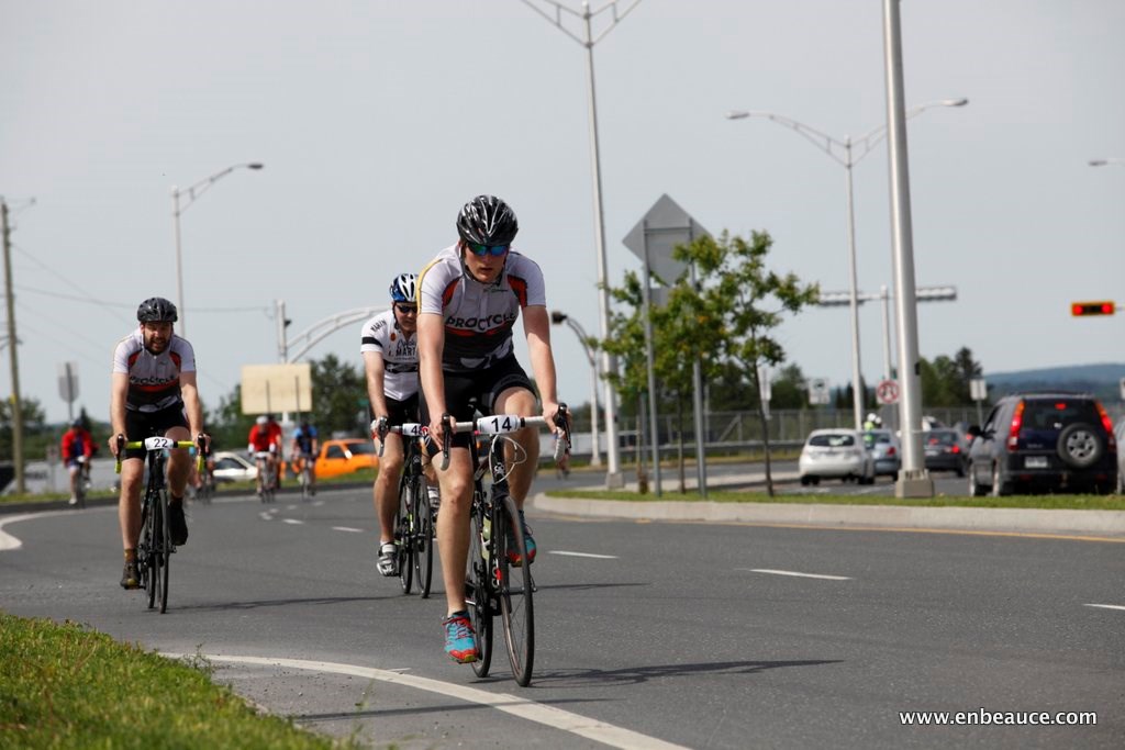 Alexandre Mathieu remporte le GranFondo Colnago 2015 sous un ciel idéal