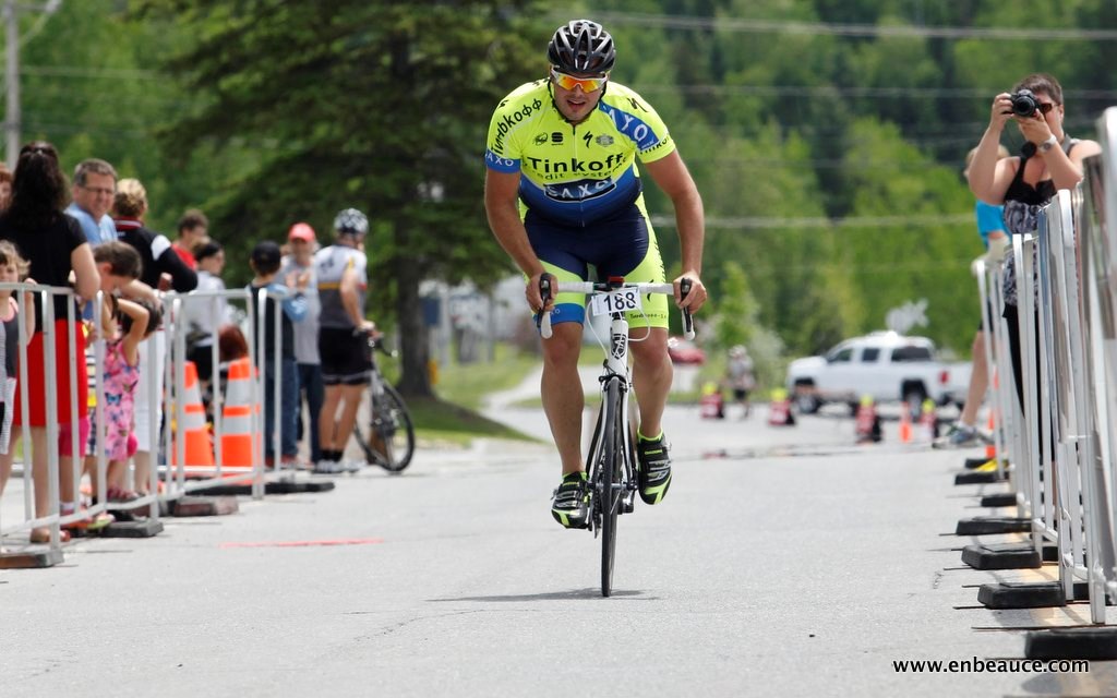 Alexandre Mathieu remporte le GranFondo Colnago 2015 sous un ciel idéal