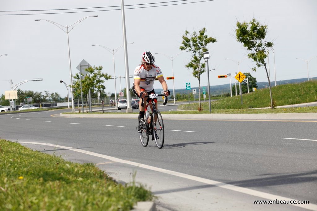 Alexandre Mathieu remporte le GranFondo Colnago 2015 sous un ciel idéal