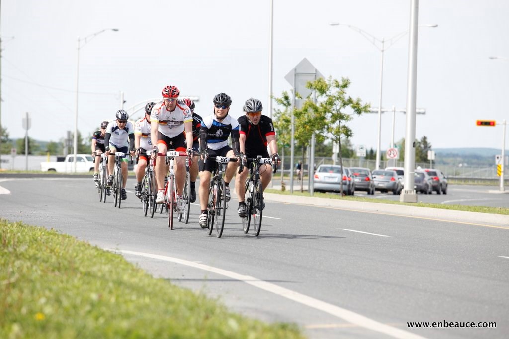 Alexandre Mathieu remporte le GranFondo Colnago 2015 sous un ciel idéal
