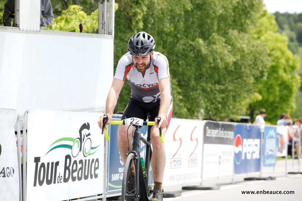 Alexandre Mathieu remporte le GranFondo Colnago 2015 sous un ciel idéal