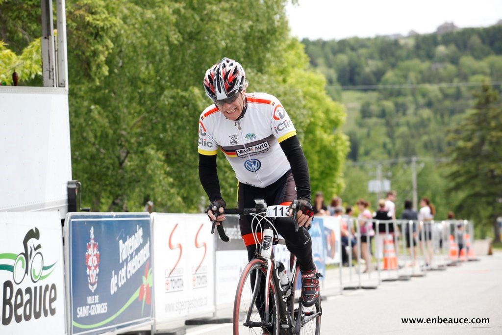 Alexandre Mathieu remporte le GranFondo Colnago 2015 sous un ciel idéal